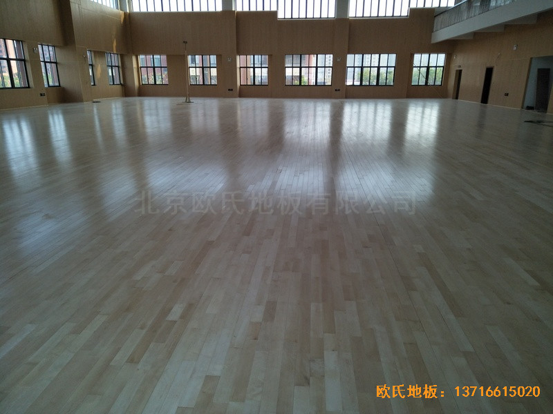 �Ϻ��ɽ��^�ܱ��WУ�\���^�\��ľ�ذ���O����5