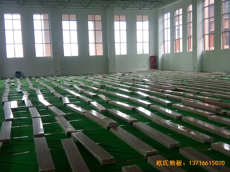 ɽ�|���Ϛv�ǅ^(q��)ѩɽС�W(xu��)�@���^�w���ذ尲�b����3